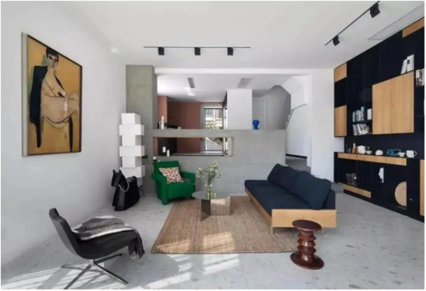 在室內(nèi)裝修裝飾設(shè)計(jì)中，沙發(fā)一定要靠墻嗎？